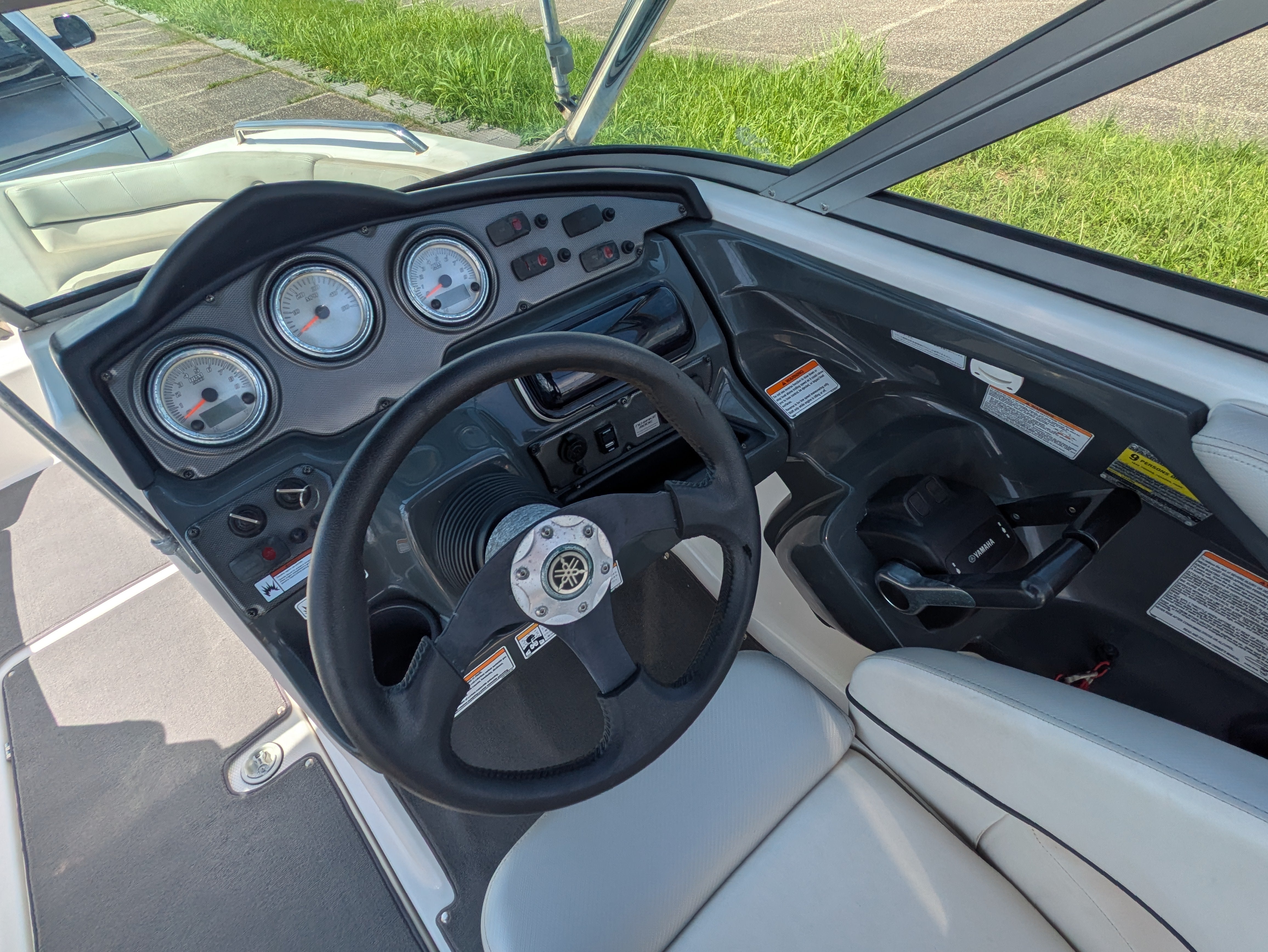 SX210 with Waketower '12 [Used]
