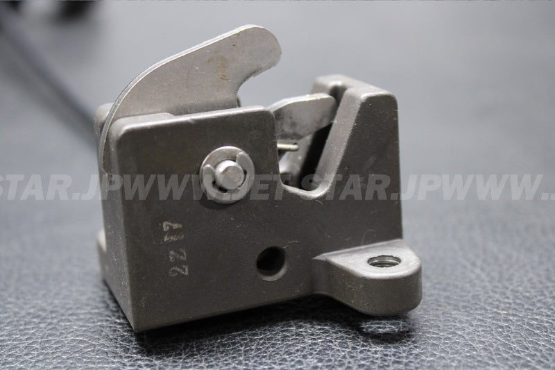 FX140'03 OEM (ENGINE-HATCH-1) LEVER, LID LOCK Used [Y6189-14]