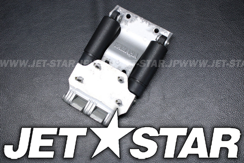 1200XLLTD'99 OEM (ENGINE-HATCH-2) HINGE ASSY. Used with defect [Y6773-11]