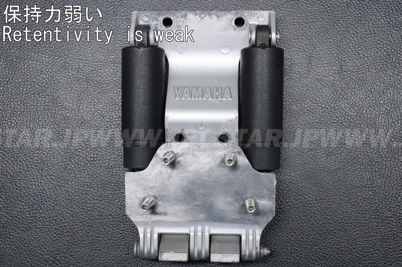 1200XLLTD'99 OEM (ENGINE-HATCH-2) HINGE ASSY. Used with defect [Y6773-11]